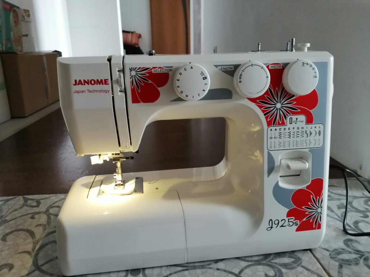 Швейная машина Janome J925S — отзывы покупателей, фото и обзор смотри в Мир  Швейных Машин