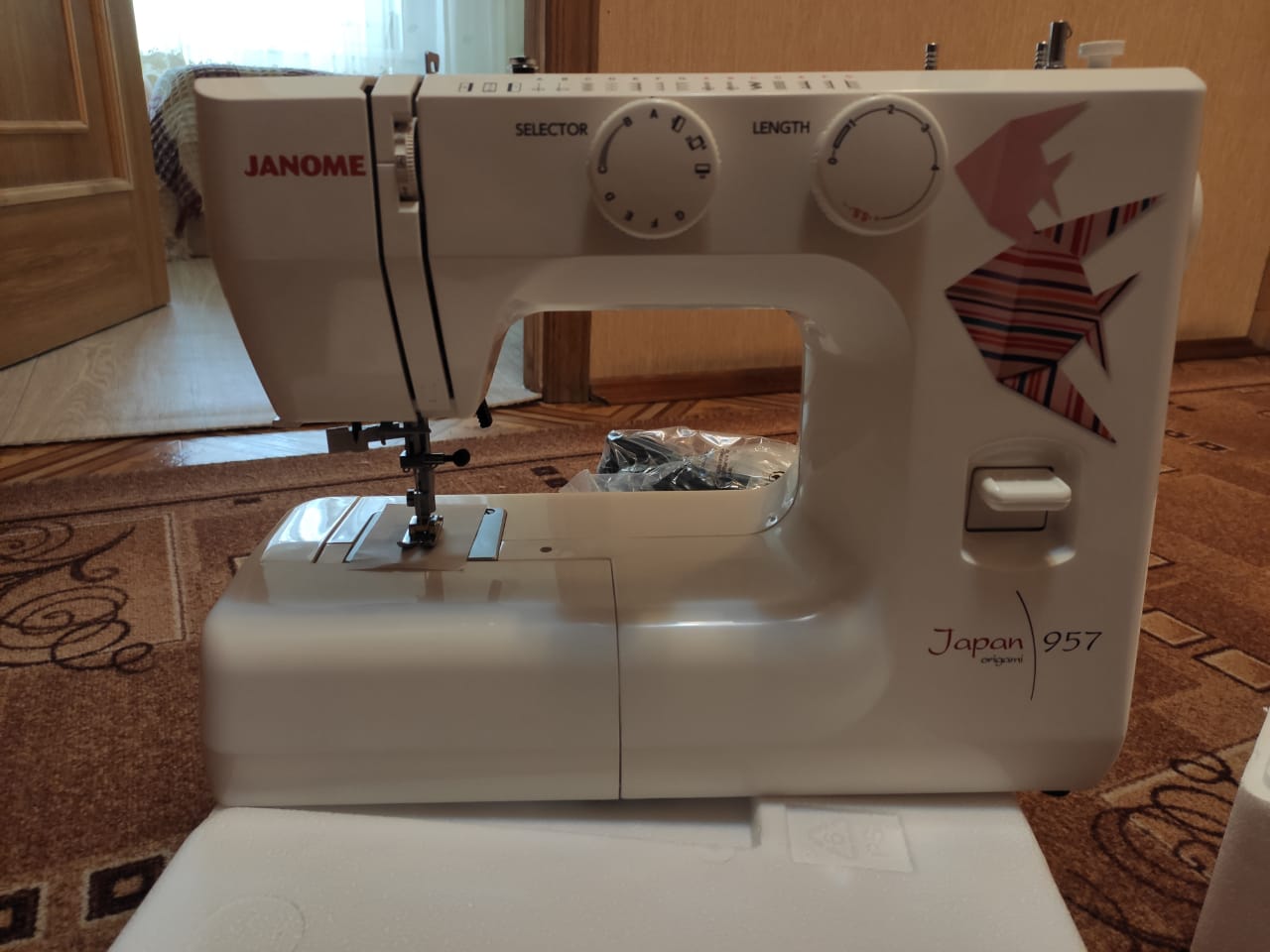 Швейная машина Janome Japan 957 — отзывы покупателей, фото и обзор смотри в  Мир Швейных Машин